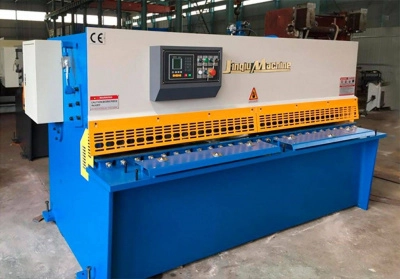 Гидравлическая гильотина с поворотной балкой Metalmaster HCQ 2580