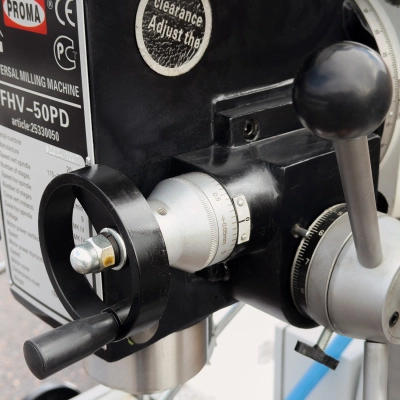 Универсальный фрезерный станок с цифровым измерением Proma FHV-50PD