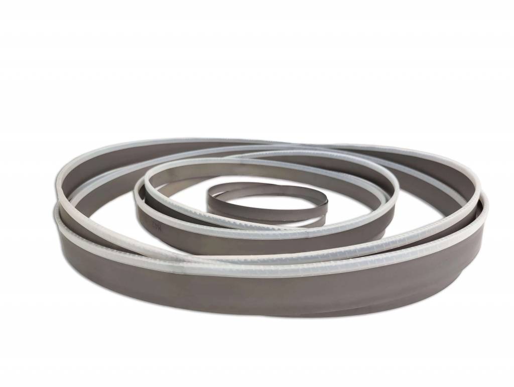 Модель позволяет раздельно регулировать обороты ходового вала и ходового винта. 