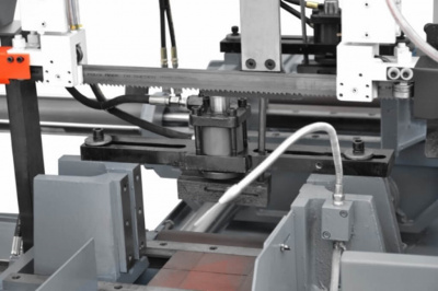 Автоматический двухколонный ленточнопильный станок Metal Master MSK-400